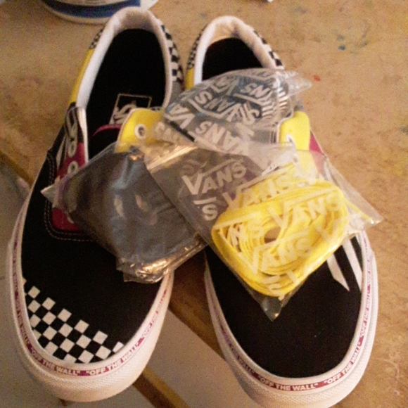 Vans - Picture 4 of 4